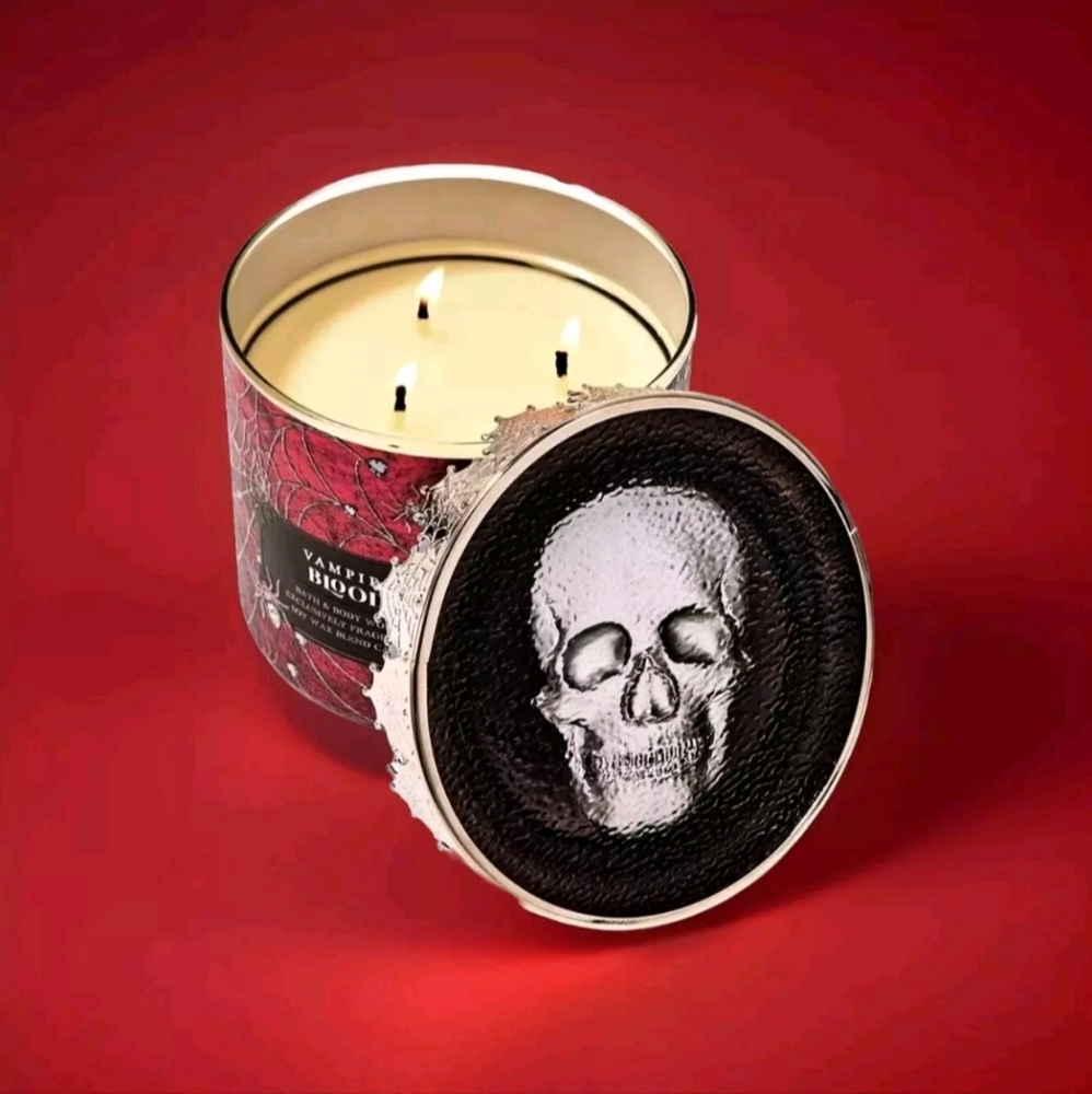 Bath & Body Works VAMPIRE BLOOD 🧛💀🕷️ 3 Wick CANDLE With DECORATIVE LID